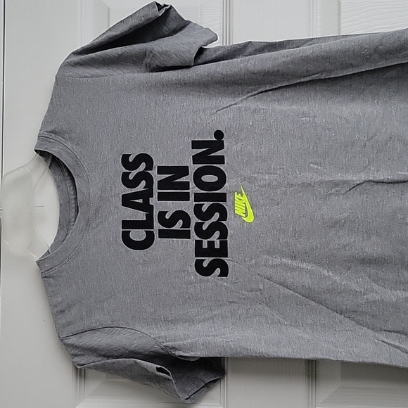 Nike Boy's Shirt - Picture 3 of 10